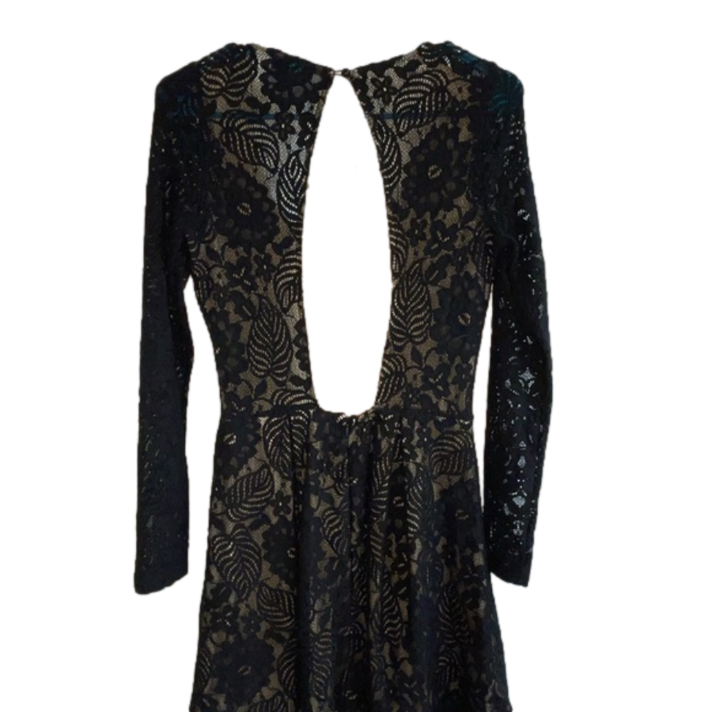 Lace detail open back dress - Picture 2 of 4